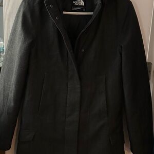 Womens North face jacket. Size XS. Runs big